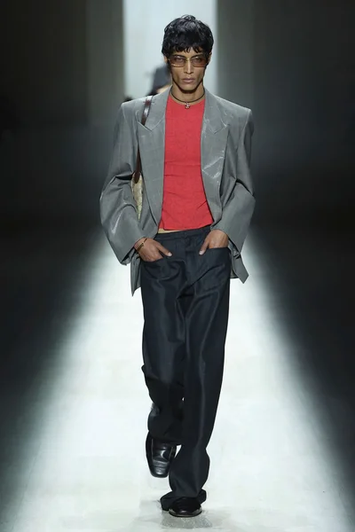 Look 43